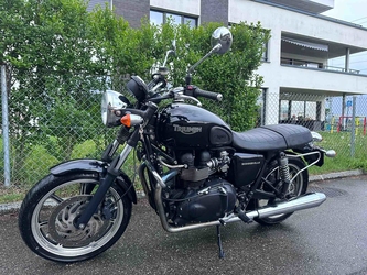  Triumph Bonneville