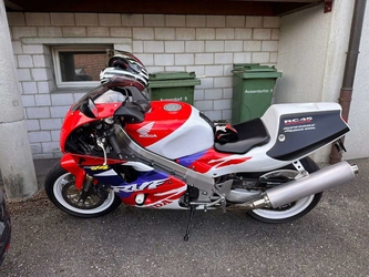  Honda RVF750