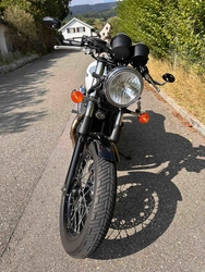 Triumph Thruxton 900