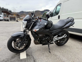  Suzuki  GSR600UA