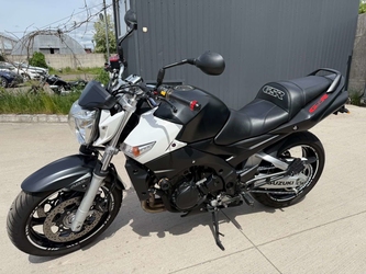 �������� Suzuki GSR600SA