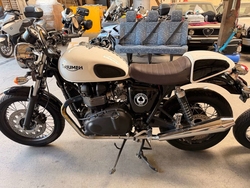 Triumph Thruxton 900