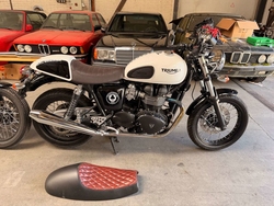 Triumph Thruxton 900