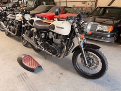Triumph Thruxton 900