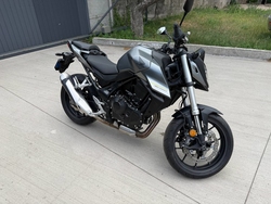 Honda CB750A Hornet 