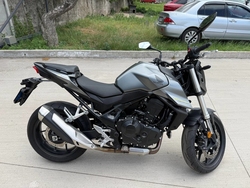 Honda CB750A Hornet 