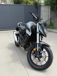 Honda CB750A Hornet 
