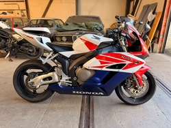 Honda CBR1000RR Fireblade 